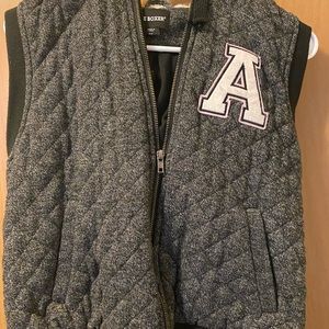 Quilted vest with hood